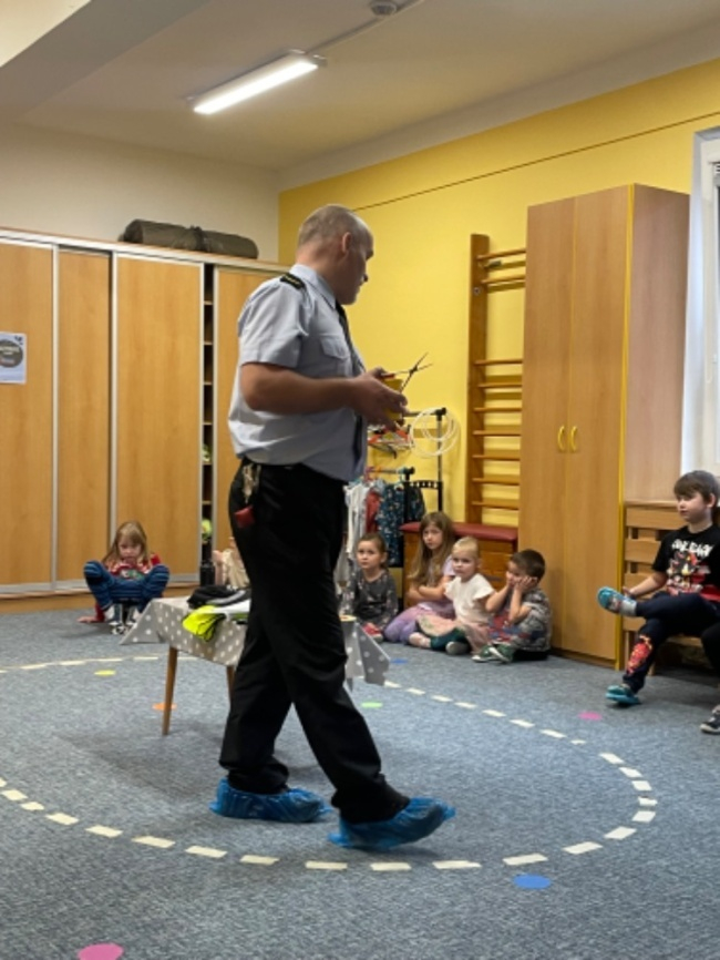 5.A beseda s policií
