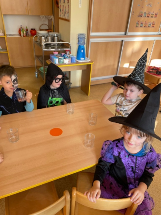 Medvídci – halloween