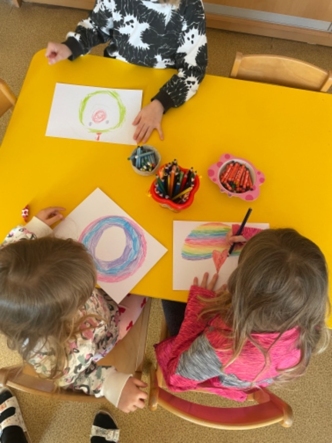 5.A Program Barevné planetky + následna výtvarná činnost